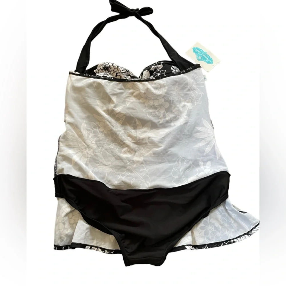 NEW Beach Belle Plus Size Black White Midnight Bouquet Twist Halter Swim Dress - Picture 6 of 9